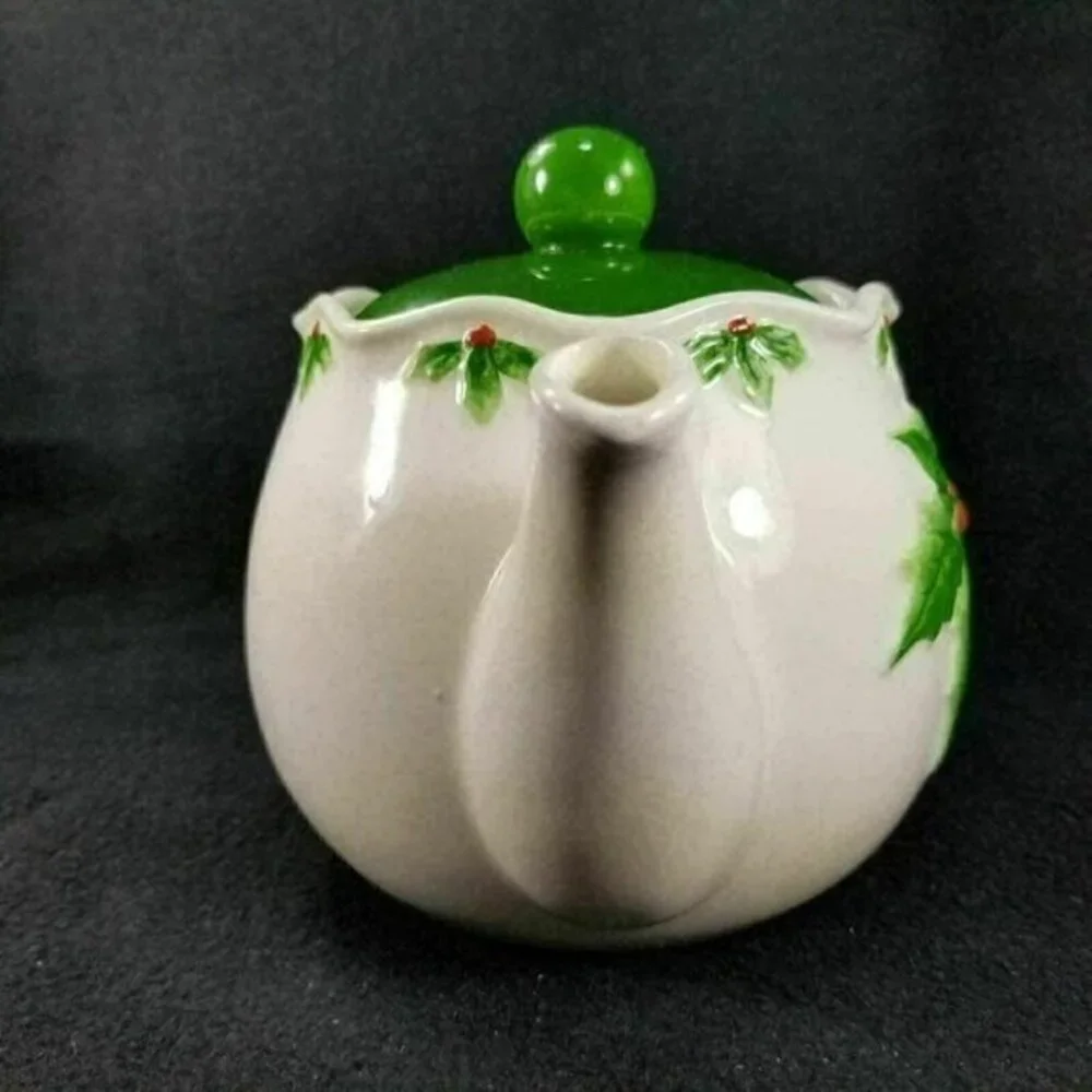 Otagiri Teapot Mary Ann Baker Christmas Holly Berries Embossed Handpainted‎ Vtg